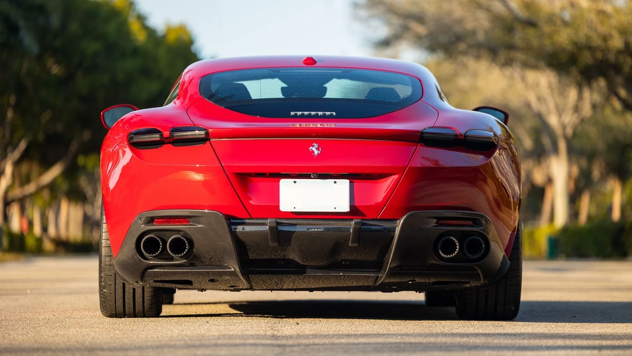 2023 Ferrari Roma - Image 2 of 31