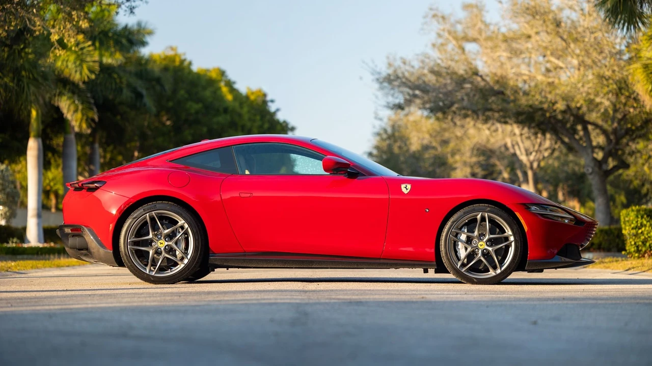 2023 Ferrari Roma - Image 3 of 31