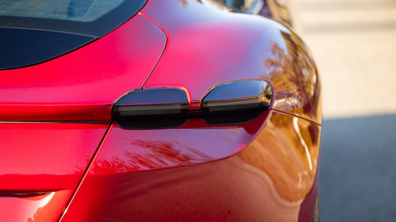 2023 Ferrari Roma - Image 24 of 31