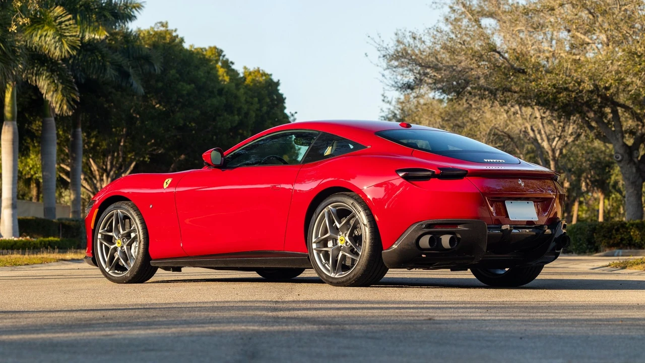 2023 Ferrari Roma - Image 4 of 31
