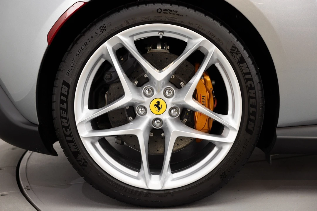 2023 Ferrari Roma - Image 16 of 31