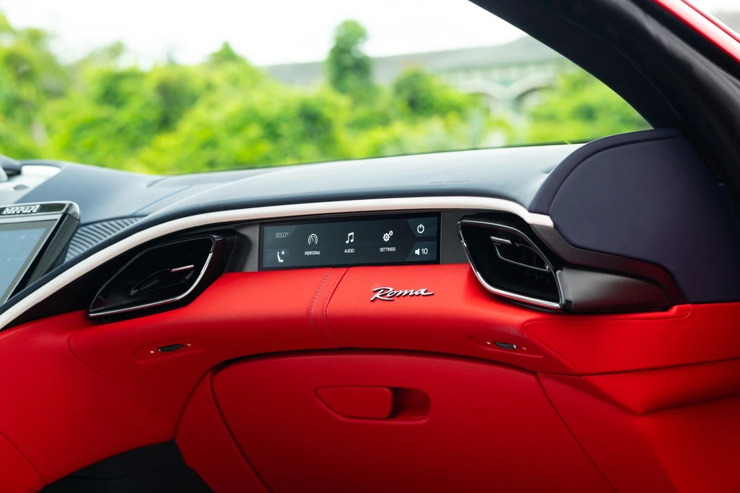 2023 Ferrari Roma - Image 8 of 31