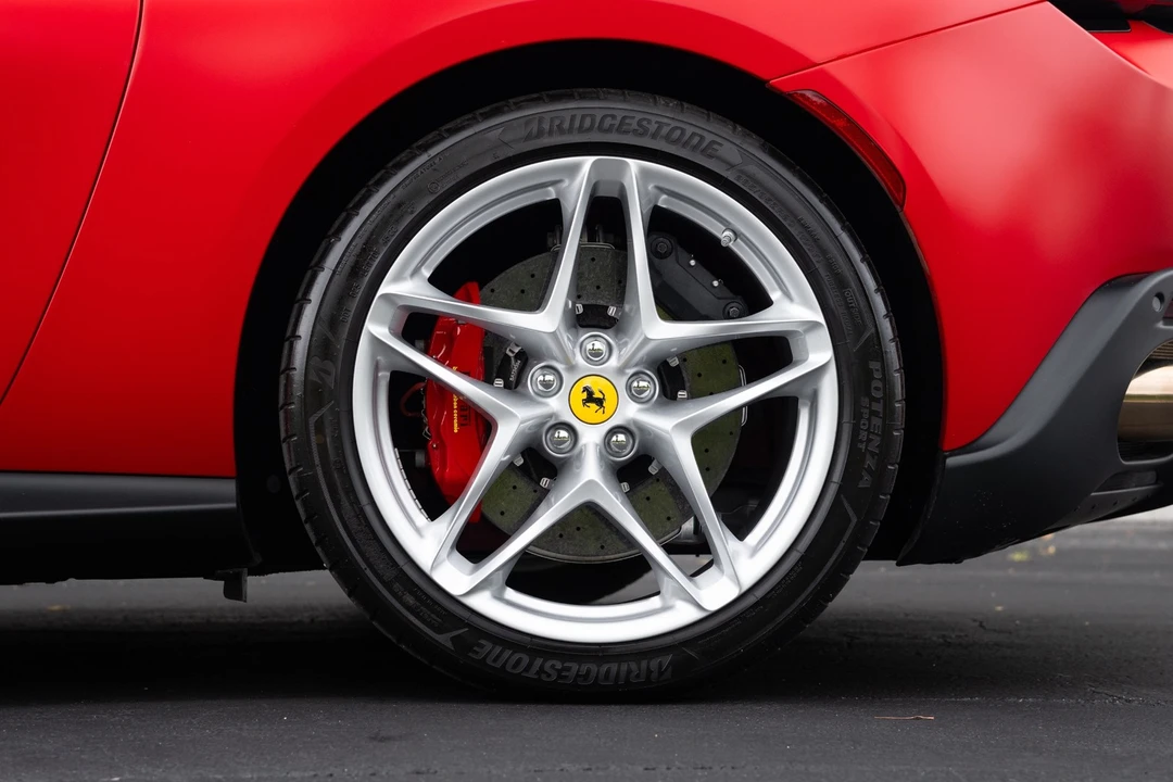 2023 Ferrari Roma - Image 28 of 31