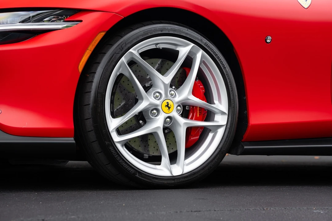 2023 Ferrari Roma - Image 24 of 31