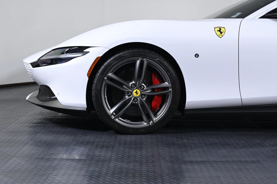 2023 Ferrari Roma - Image 27 of 28