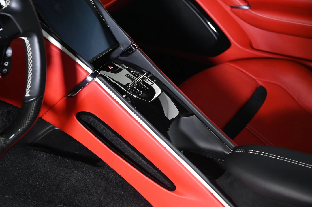 2023 Ferrari Roma - Image 16 of 28