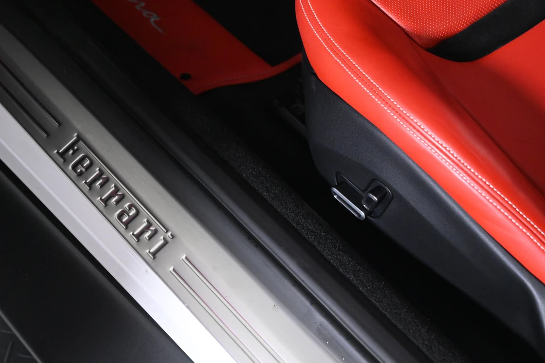 2023 Ferrari Roma - Image 21 of 28