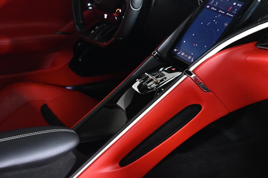 2023 Ferrari Roma - Image 23 of 28