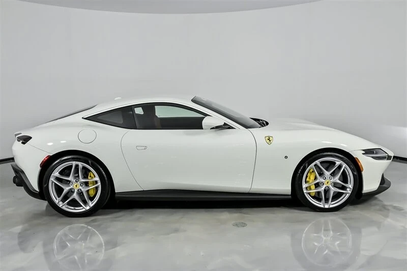 2023 Ferrari Roma - Image 14 of 21