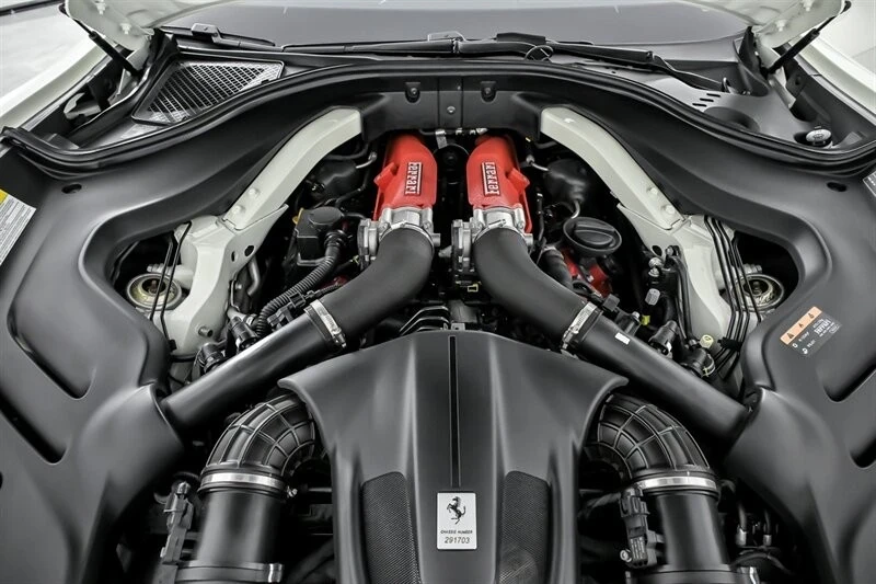 2023 Ferrari Roma - Image 18 of 21