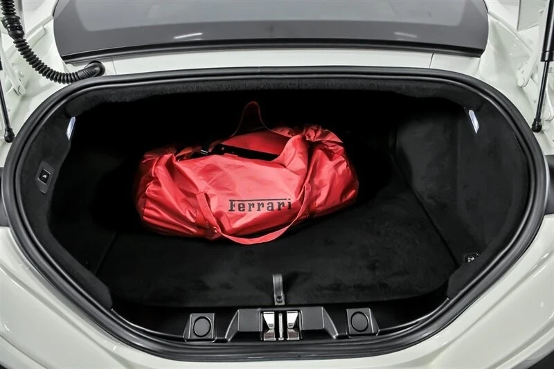 2023 Ferrari Roma - Image 16 of 21