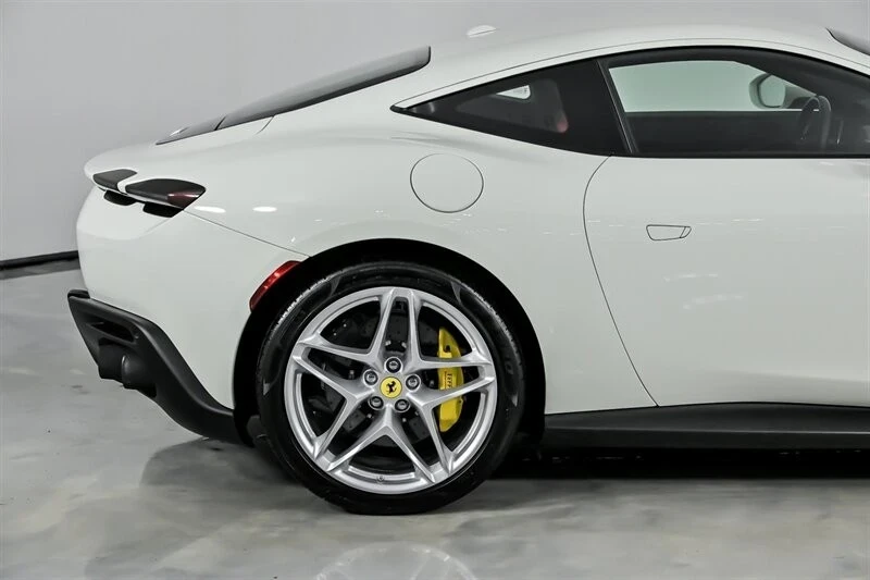 2023 Ferrari Roma - Image 13 of 21