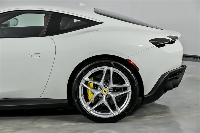 2023 Ferrari Roma - Image 9 of 12