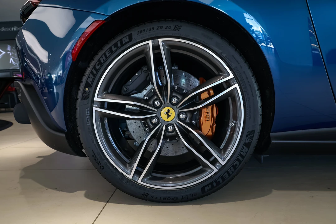 2023 Ferrari Roma - Image 14 of 31
