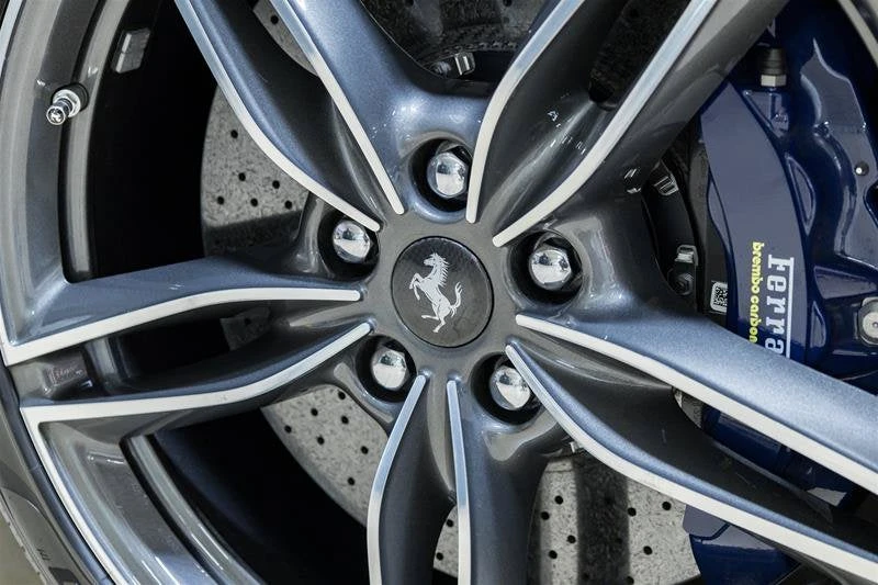 2023 Ferrari Roma - Image 13 of 31