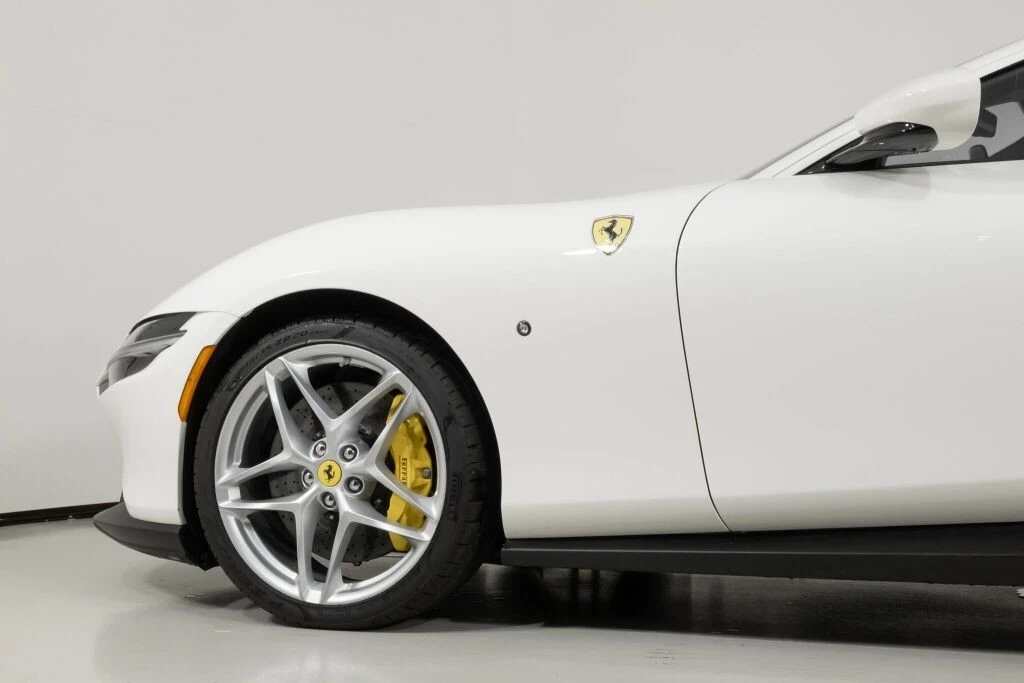 2023 Ferrari Roma - Image 17 of 21
