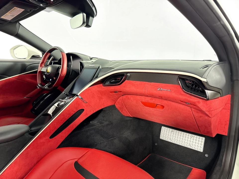 2023 Ferrari Roma - Image 29 of 31