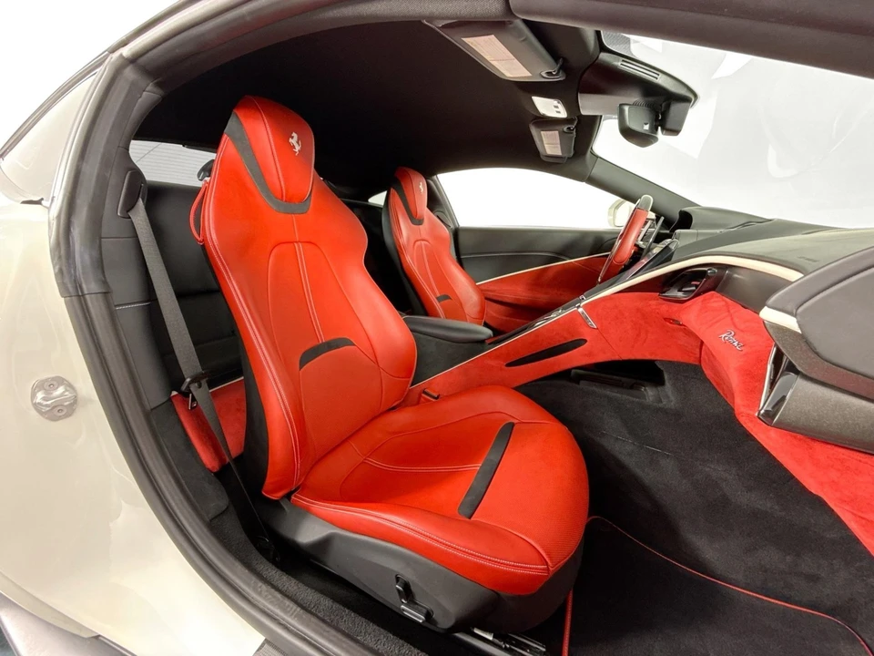 2023 Ferrari Roma - Image 28 of 31