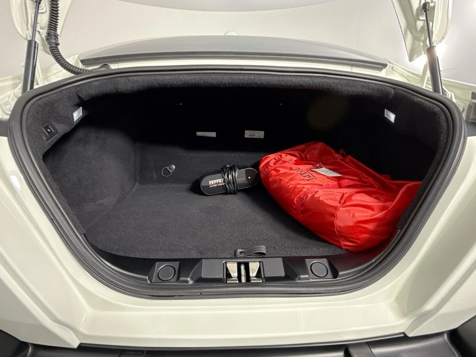 2023 Ferrari Roma - Image 26 of 31