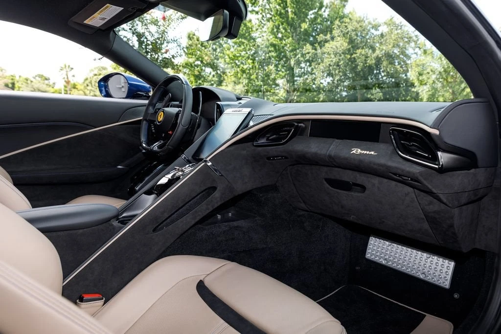 2023 Ferrari Roma - Image 15 of 31
