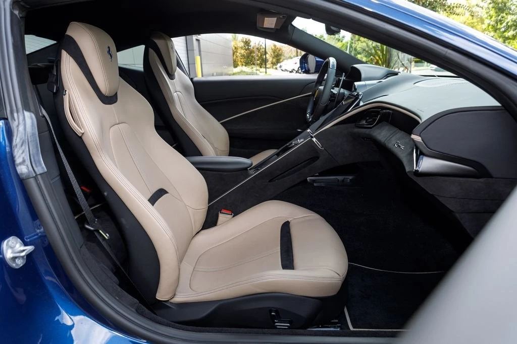 2023 Ferrari Roma - Image 14 of 31