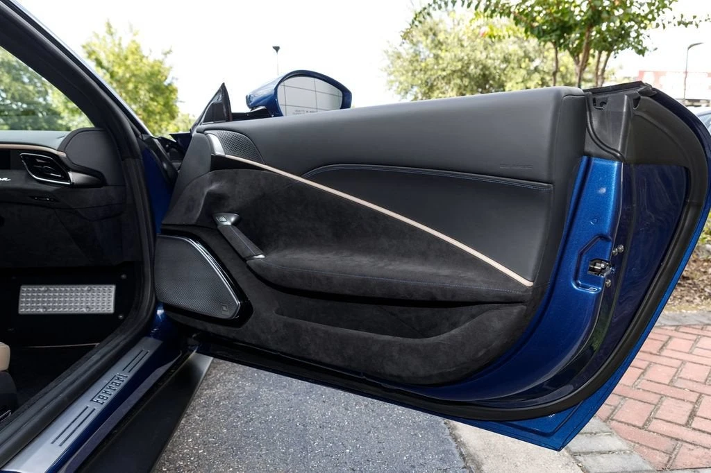 2023 Ferrari Roma - Image 16 of 31