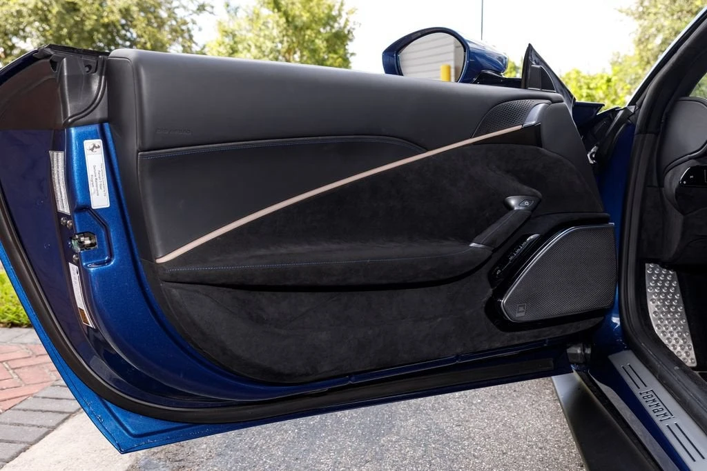 2023 Ferrari Roma - Image 22 of 31