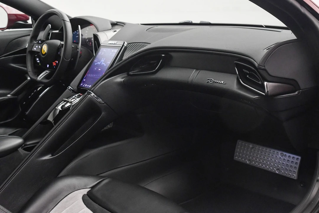 2023 Ferrari Roma - Image 20 of 31