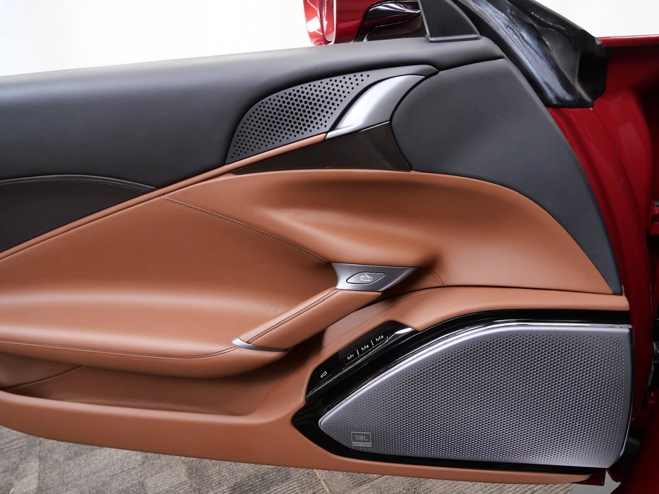 2023 Ferrari Roma - Image 29 of 31