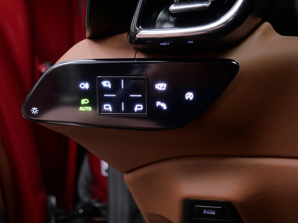 2023 Ferrari Roma - Image 28 of 31