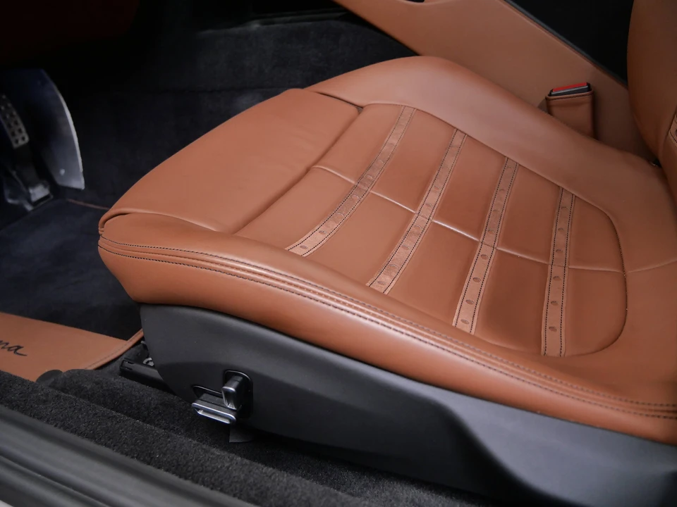 2023 Ferrari Roma - Image 22 of 31