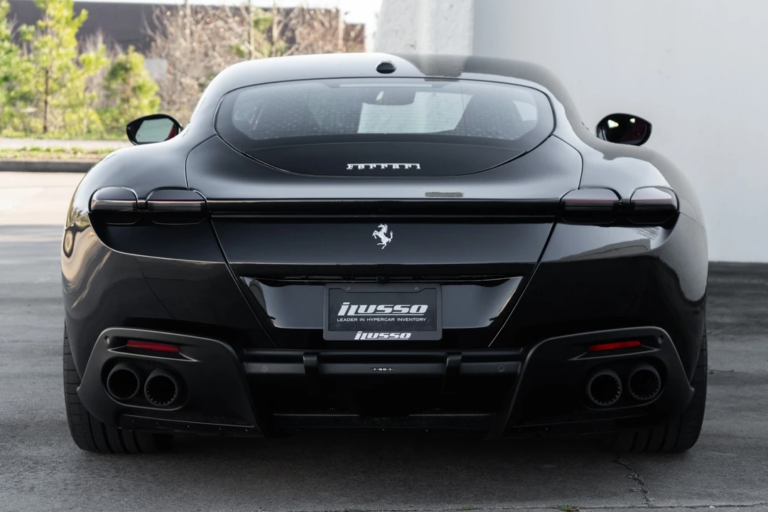 2023 Ferrari Roma - Image 14 of 21