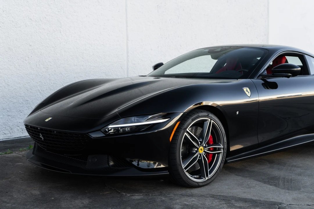 2023 Ferrari Roma - Image 19 of 21