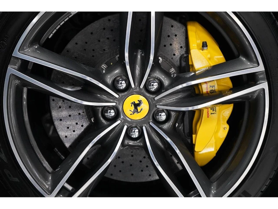 2023 Ferrari Roma - Image 25 of 31