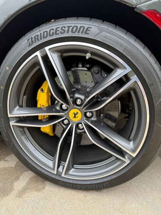 2023 Ferrari Roma - Image 29 of 31