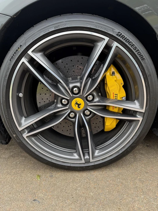 2023 Ferrari Roma - Image 28 of 31