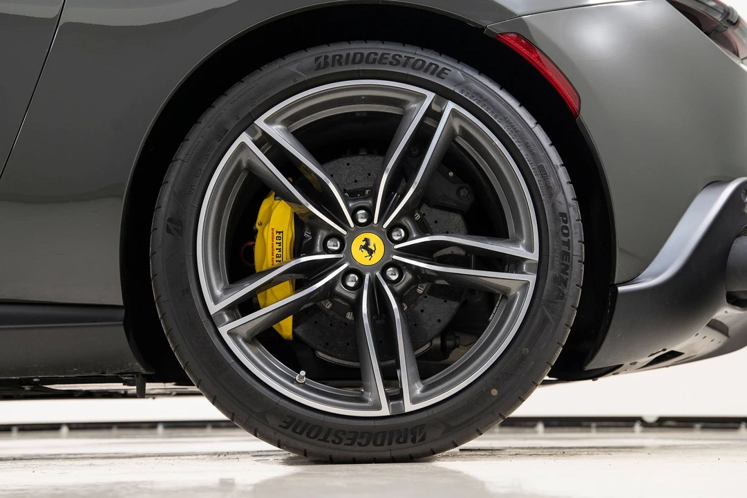 2023 Ferrari Roma - Image 17 of 31