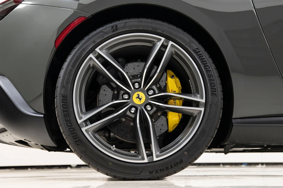 2023 Ferrari Roma - Image 18 of 31