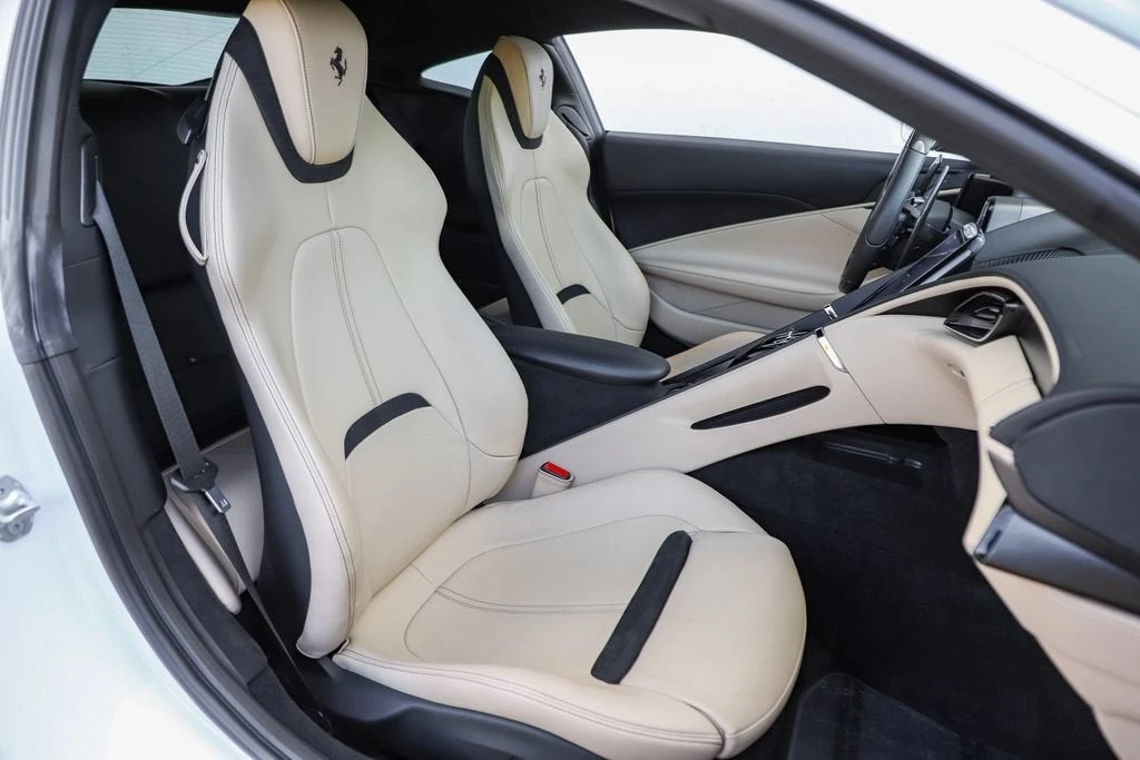 2023 Ferrari Roma - Image 14 of 31