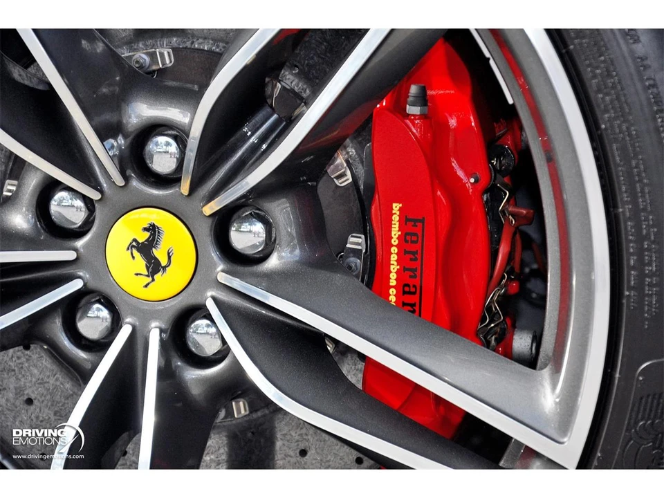 2023 Ferrari Roma - Image 14 of 31