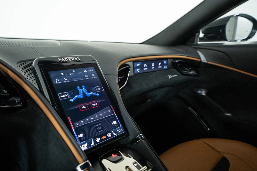 2023 Ferrari Roma - Image 27 of 31