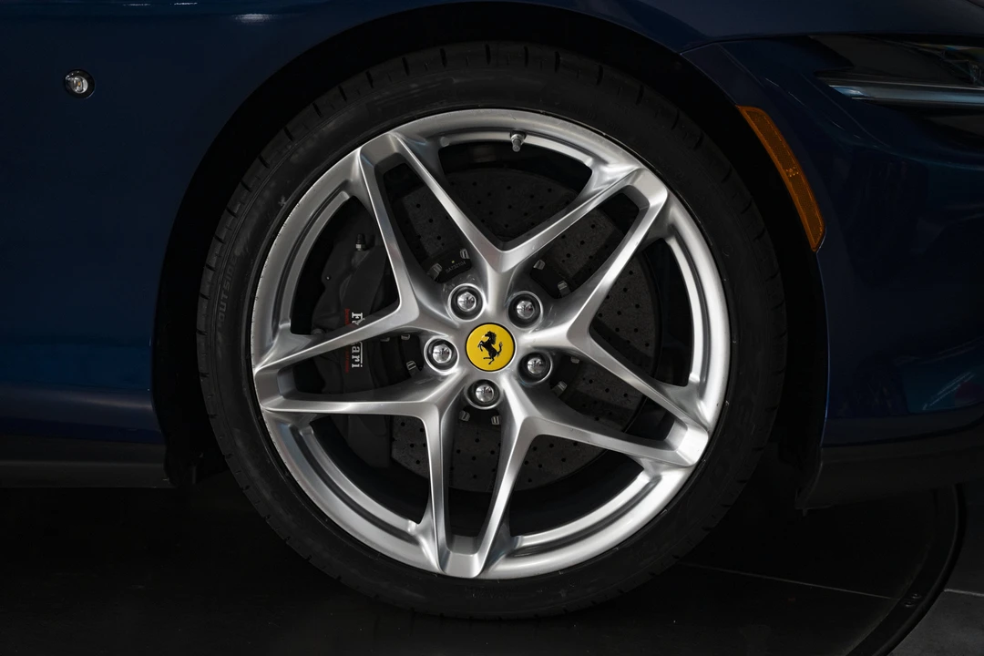 2023 Ferrari Roma - Image 15 of 31