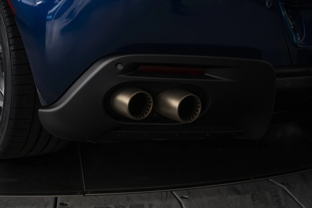 2023 Ferrari Roma - Image 13 of 31