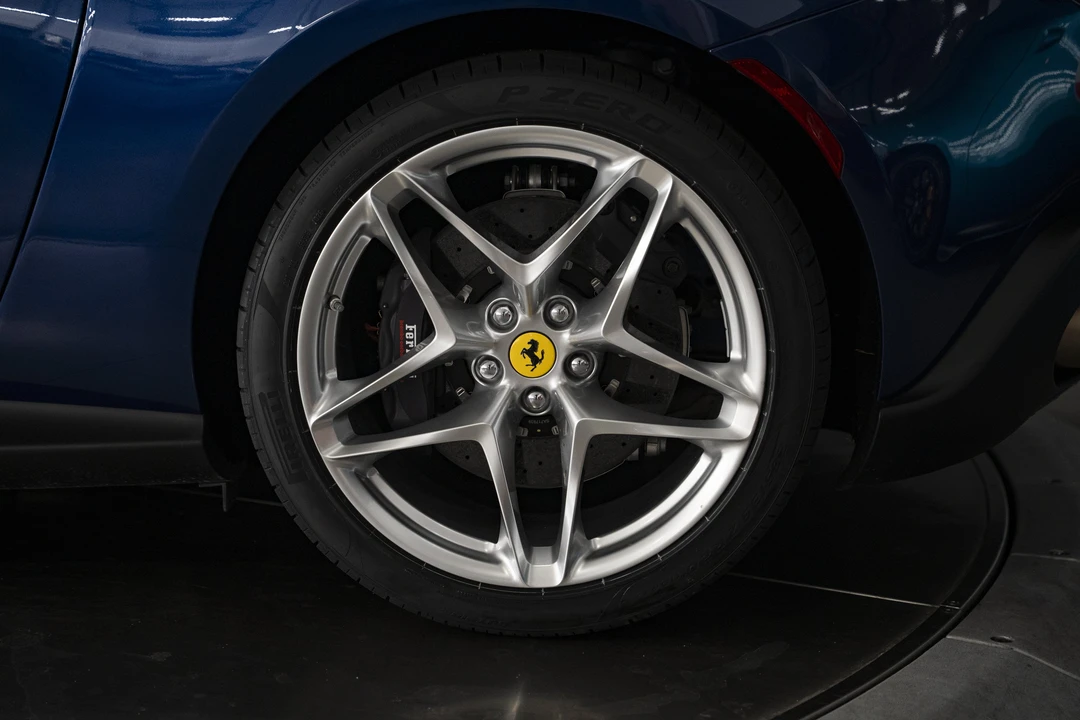 2023 Ferrari Roma - Image 17 of 31