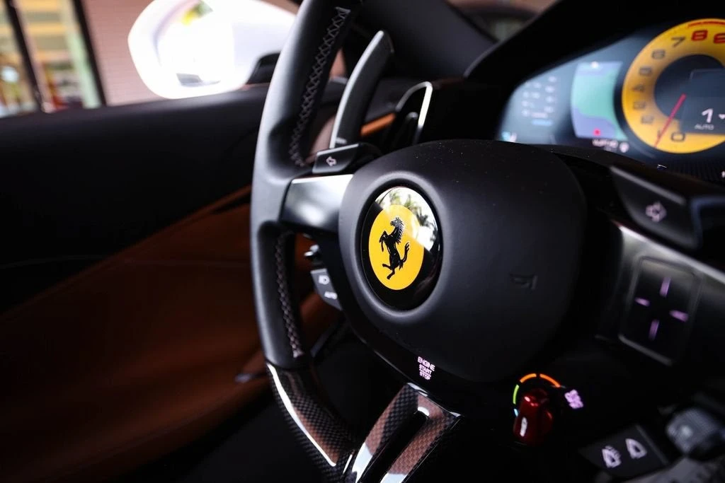 2023 Ferrari Roma - Image 28 of 31