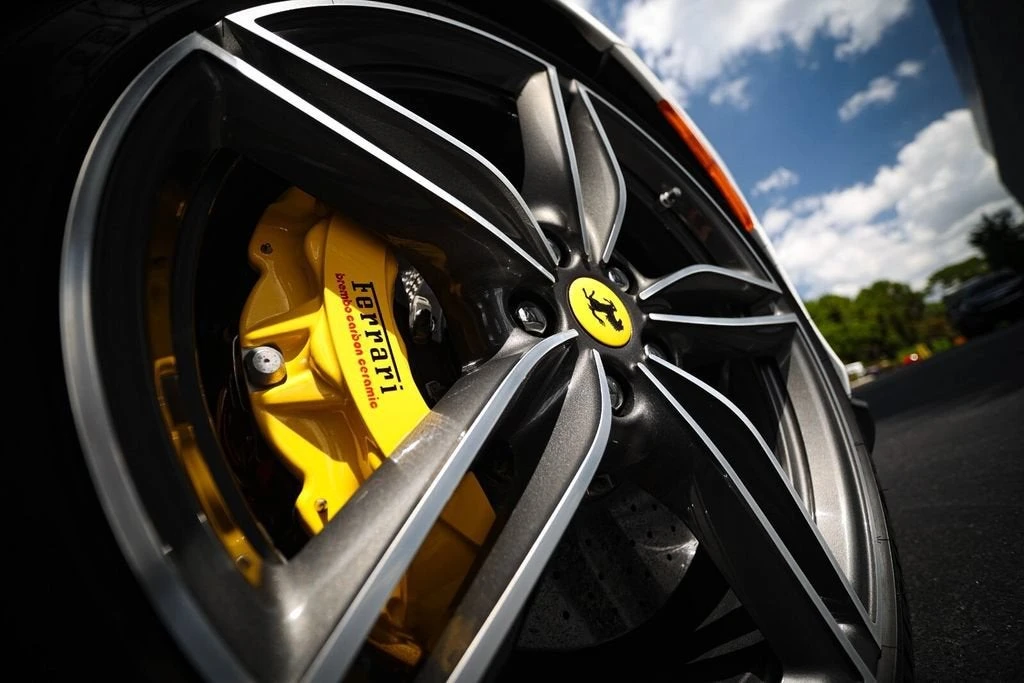 2023 Ferrari Roma - Image 15 of 31