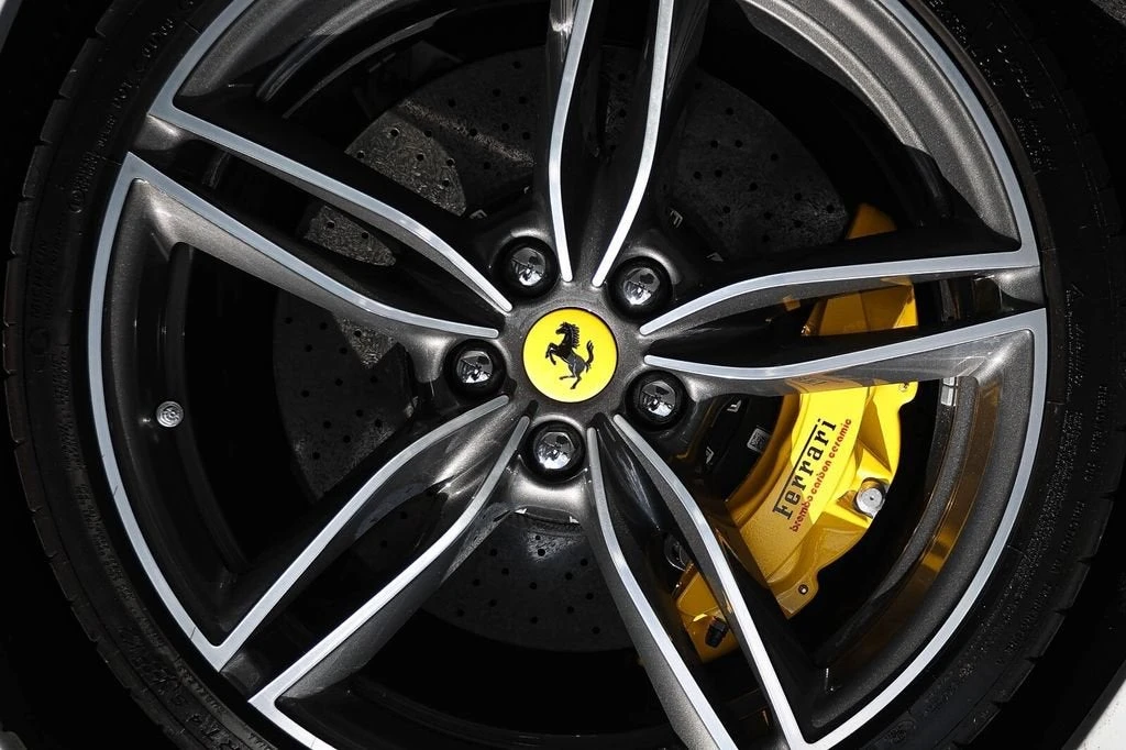 2023 Ferrari Roma - Image 14 of 31