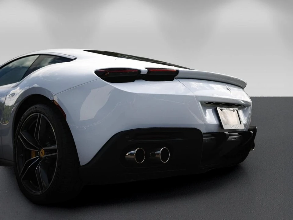 2023 Ferrari Roma - Image 18 of 31
