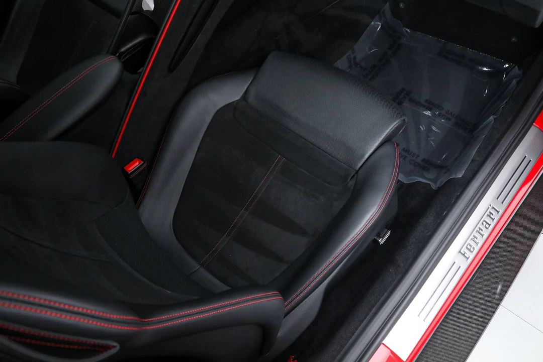 2023 Ferrari Roma - Image 22 of 31