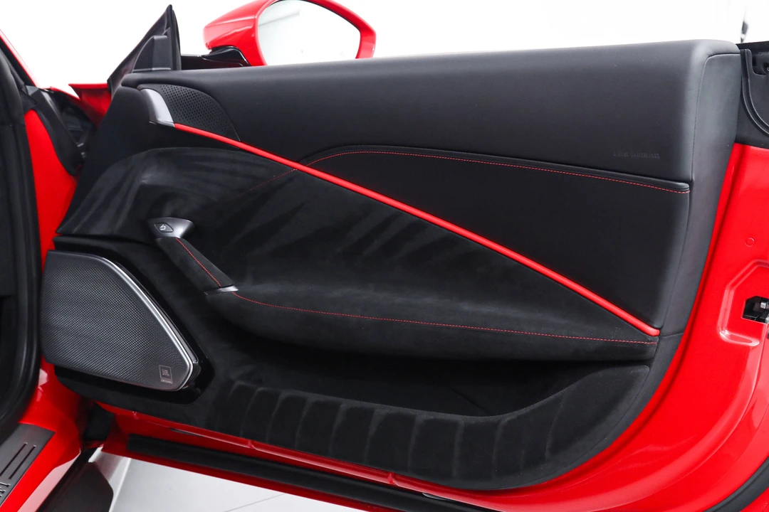 2023 Ferrari Roma - Image 17 of 31